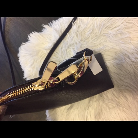🚫SOLD🚫H&M Plum Crossbody Handbag - Picture 2 of 4